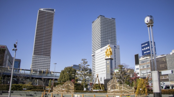 JR岐阜駅前の広場